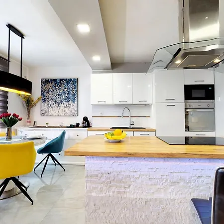 Apartment Modern Deluxe Sara 2